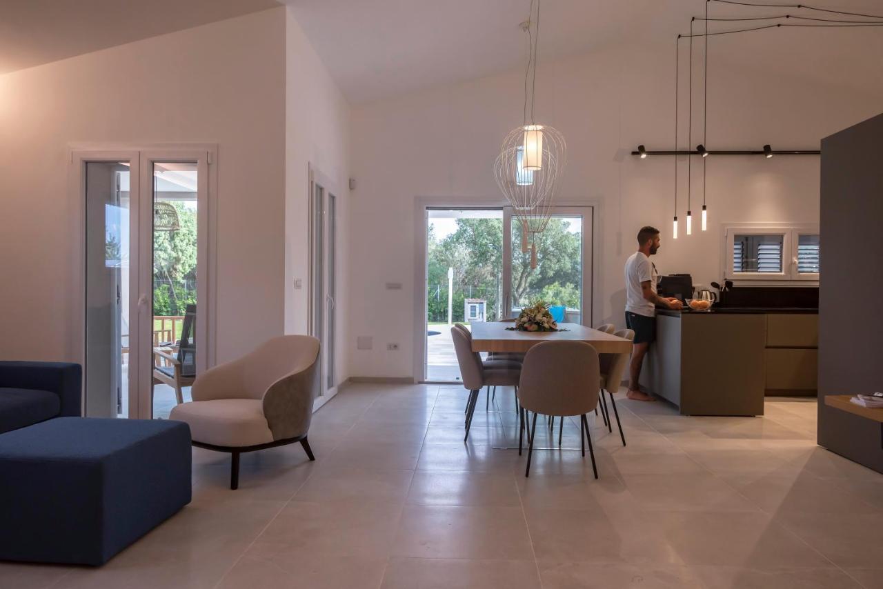 Villa Golden Root Real Estate San Teodoro  Ngoại thất bức ảnh
